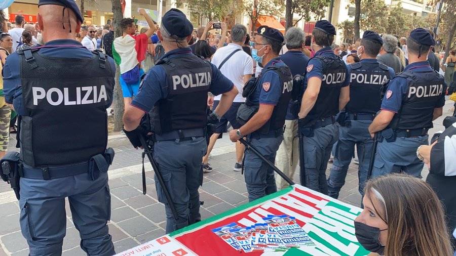 AGGRESSIONI NO GREEN PASS, SI MOLTIPLICANO LE ESPRESSIONI DI SOLIDARIETA’ AI GIORNALISTI COINVOLTI