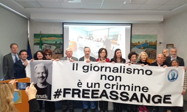 Ultimi giorni per Assange, conferenza stampa all’Ordine