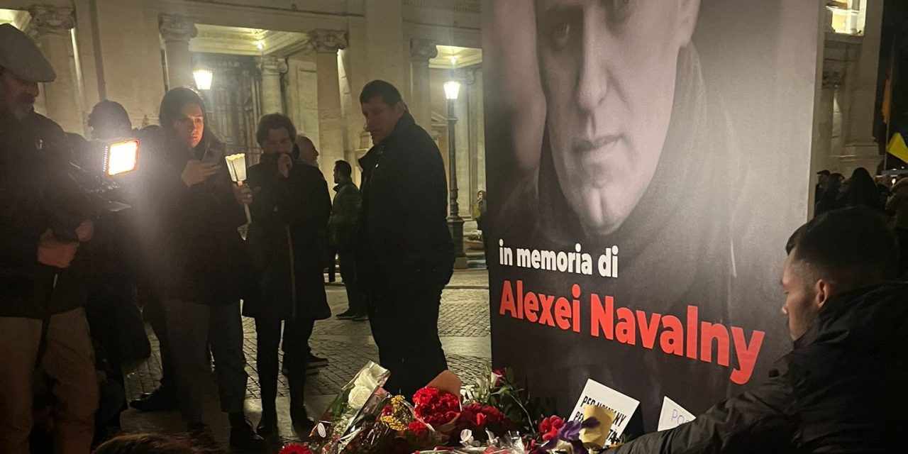 Navalny: piazza del Campidoglio a Roma gremita