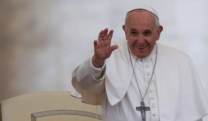 Giornalisti consegnano al Papa la Carta d’Assisi dei bambini