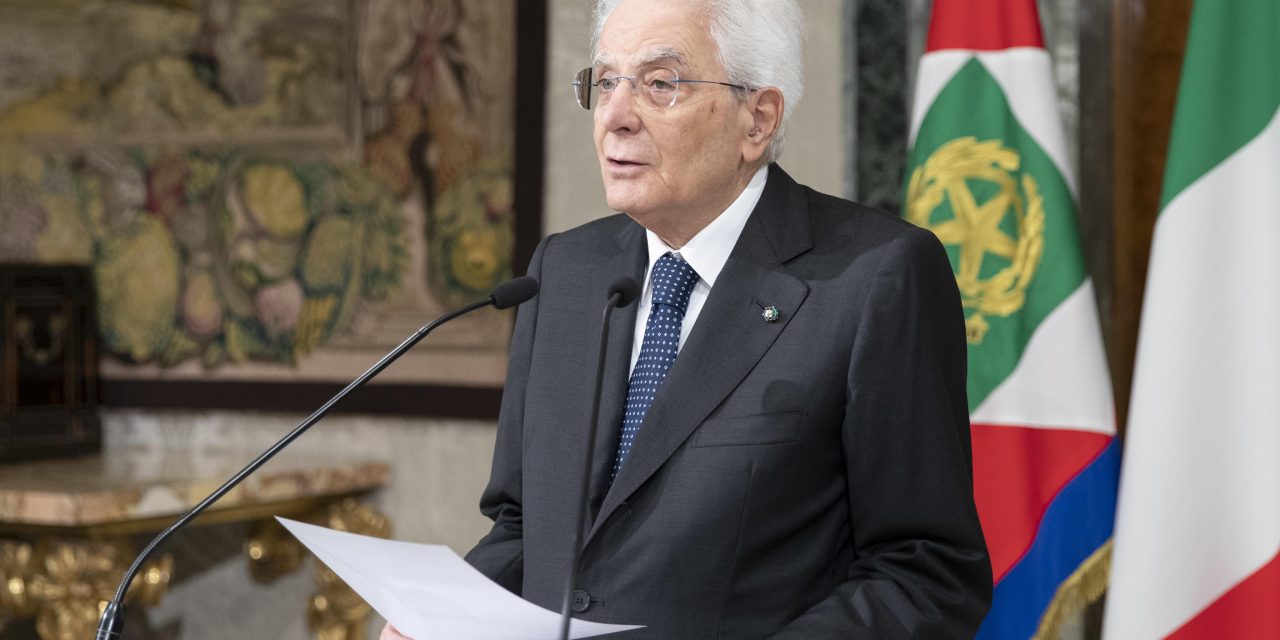 Mattarella: giornalisti esercitano funzione costituzionale per il diritto all’informazione