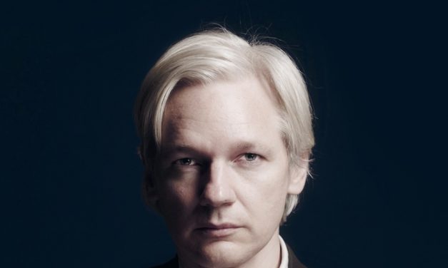 “Il Potere Segreto. Perché vogliono ancora distruggere Julian Assange e WikiLeaks” di Stefania Maurizi, edizione aggiornata